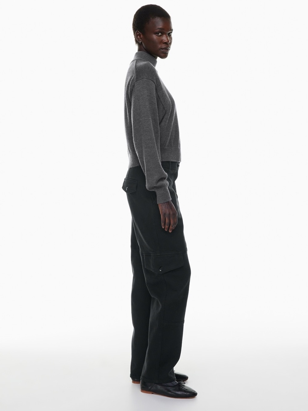 Aritzia Wilfred Maeve Black Mid Rise Cargo Pant Size 2